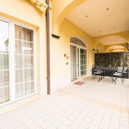 Giardino Dei Colori 111 Residence Pool&Fitness Тосколано Мадерно Екстериор снимка