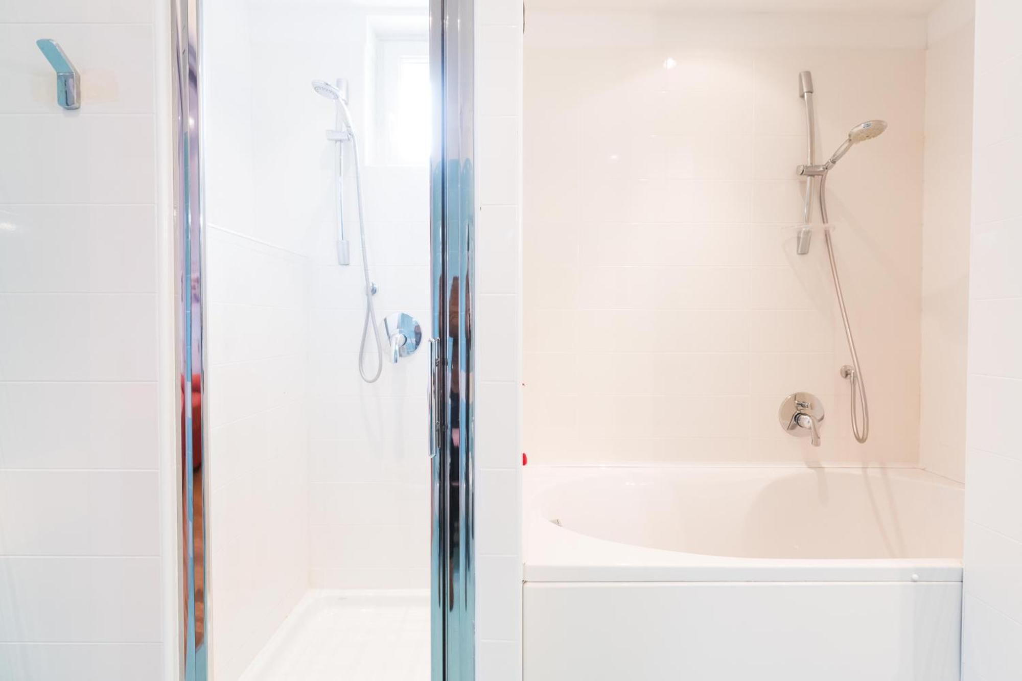 Giardino Dei Colori 111 Residence Pool&Fitness Тосколано Мадерно Екстериор снимка